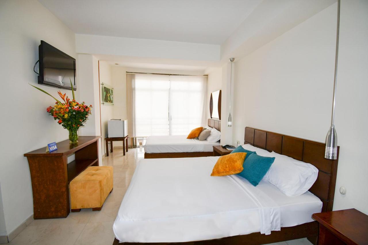 Hotel Monarca Armenia Экстерьер фото