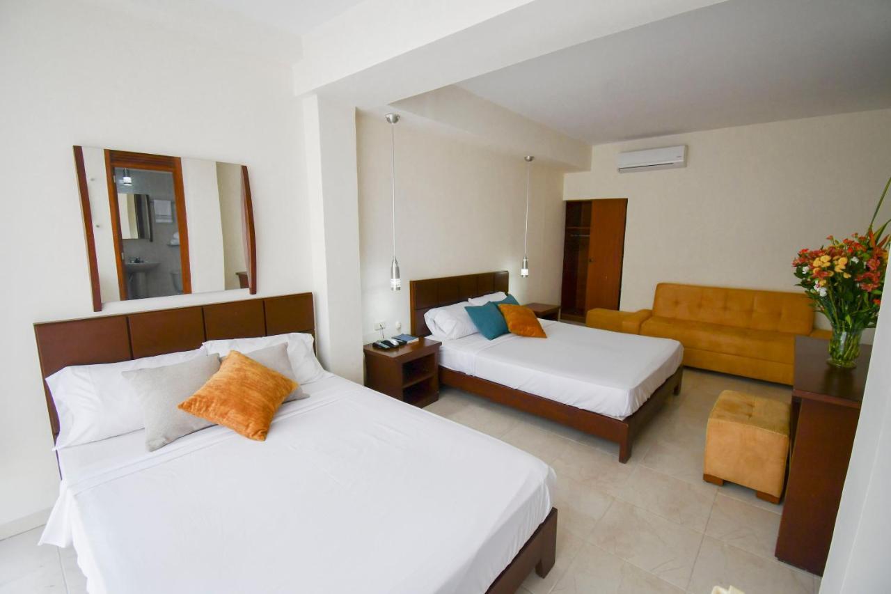 Hotel Monarca Armenia Экстерьер фото