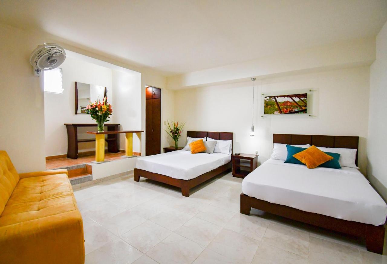 Hotel Monarca Armenia Экстерьер фото