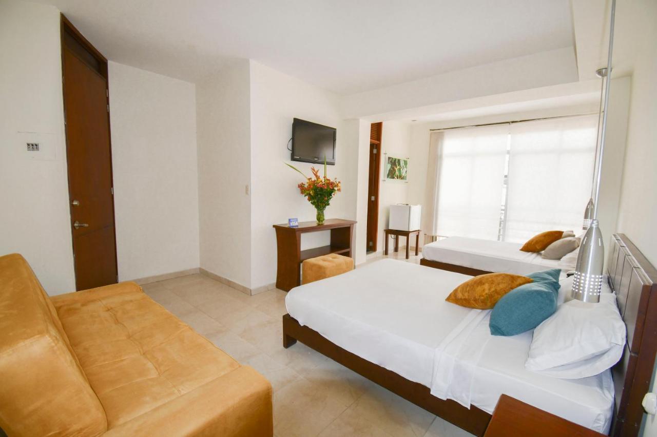 Hotel Monarca Armenia Экстерьер фото