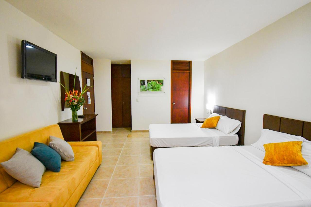 Hotel Monarca Armenia Экстерьер фото