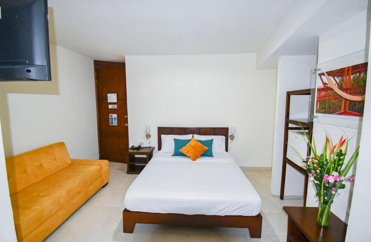 Hotel Monarca Armenia Экстерьер фото