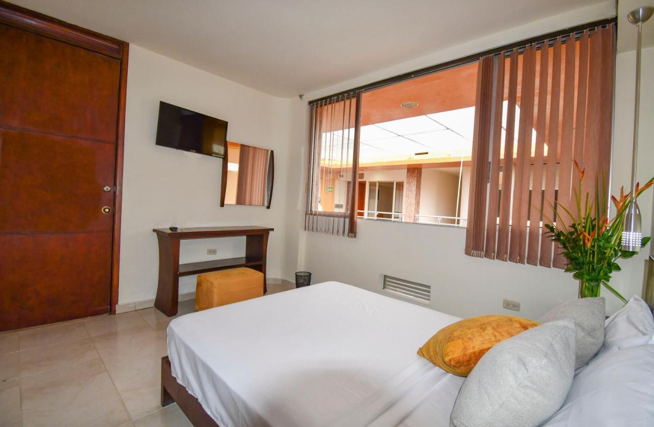 Hotel Monarca Armenia Экстерьер фото