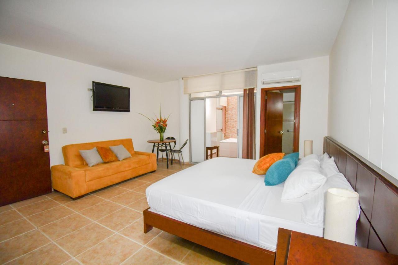 Hotel Monarca Armenia Экстерьер фото