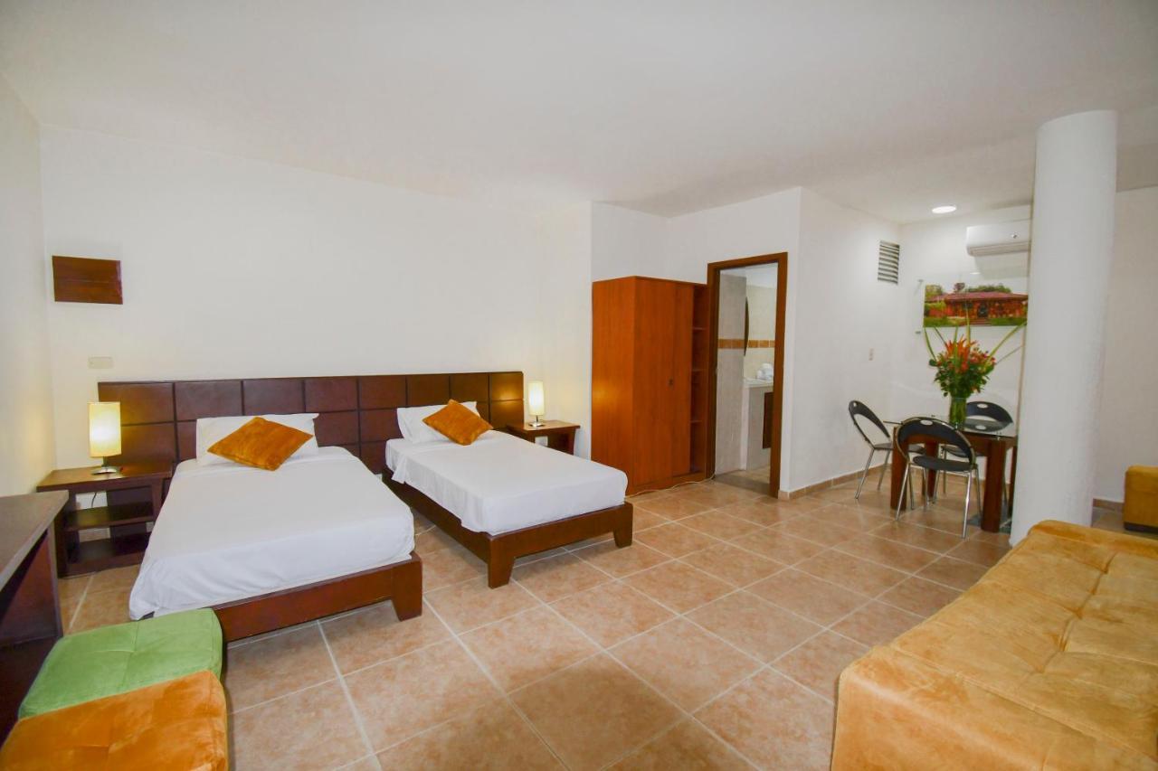 Hotel Monarca Armenia Экстерьер фото