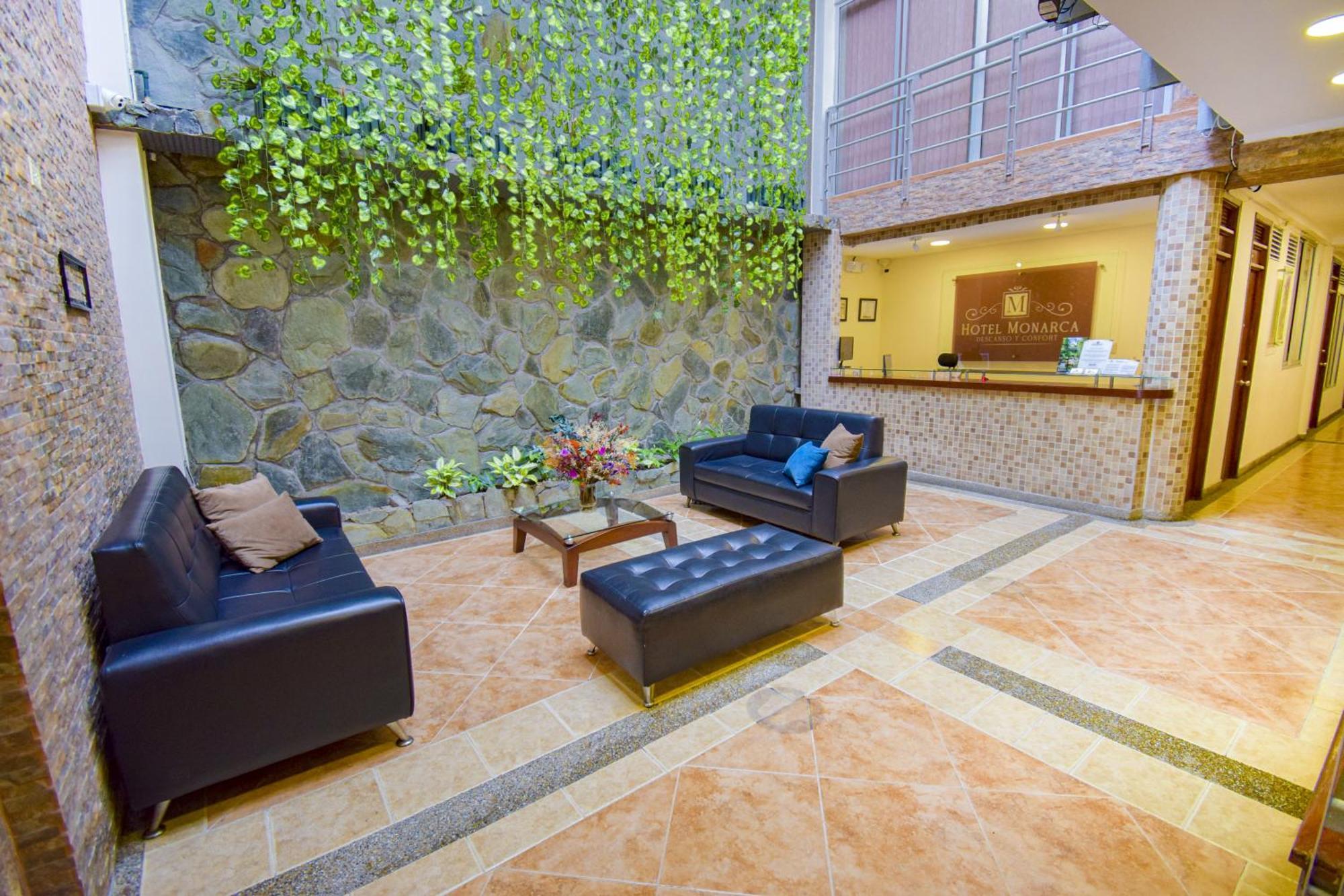Hotel Monarca Armenia Экстерьер фото