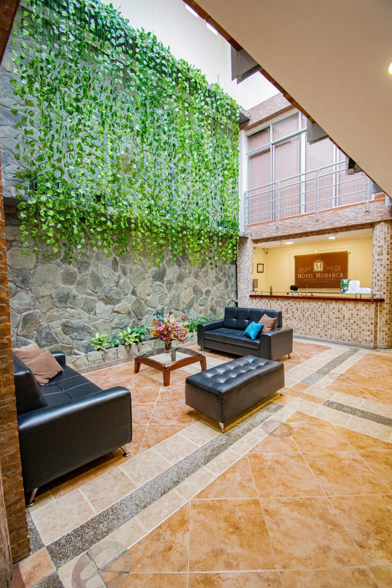Hotel Monarca Armenia Экстерьер фото